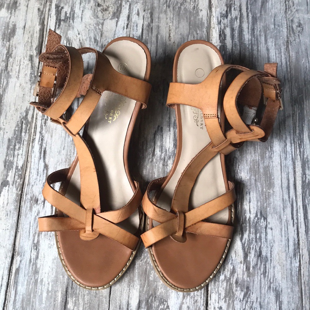 Charles Albert sandals 👡